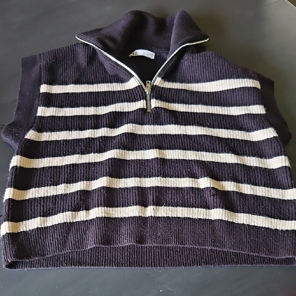 Zara Black and Cream Zip-Up Sweater